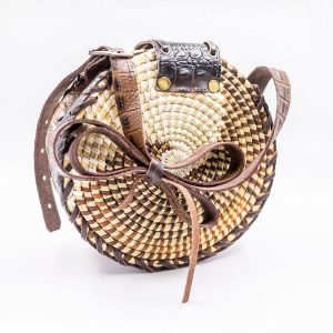 Cartera ñocha de cuero correa larga