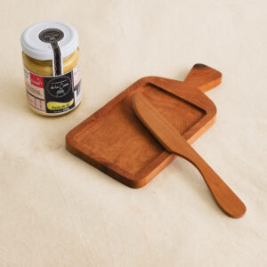 tabla madera con cuchillo y aji2