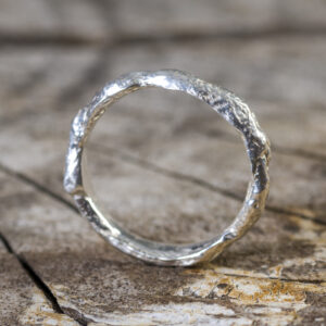 Anillo de plata modelo magma