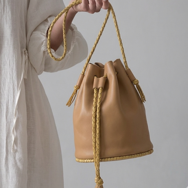 bolso cuero y ñocha